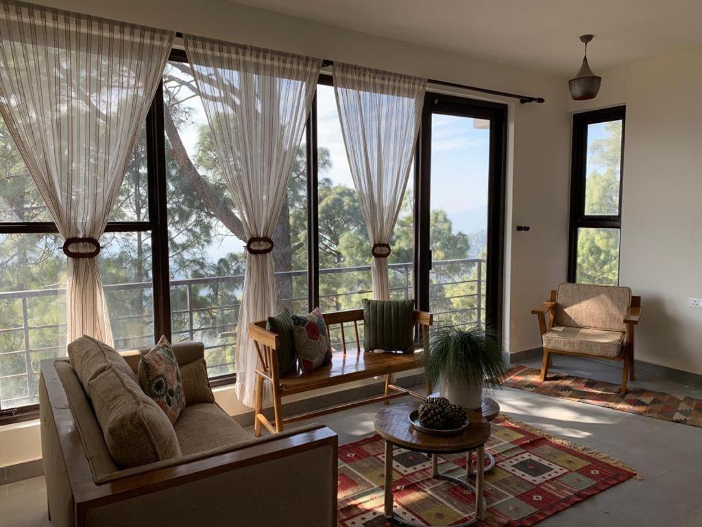 Blusalzz Escapade Resort Лансдаун Экстерьер фото
